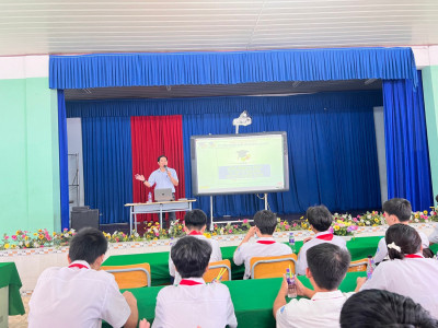 Tư vấn tuyển sinh và hướng nghiệp nghề cho học sinh trường THCS Chánh Nghĩa