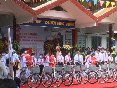 Tiếp sức em đến trường