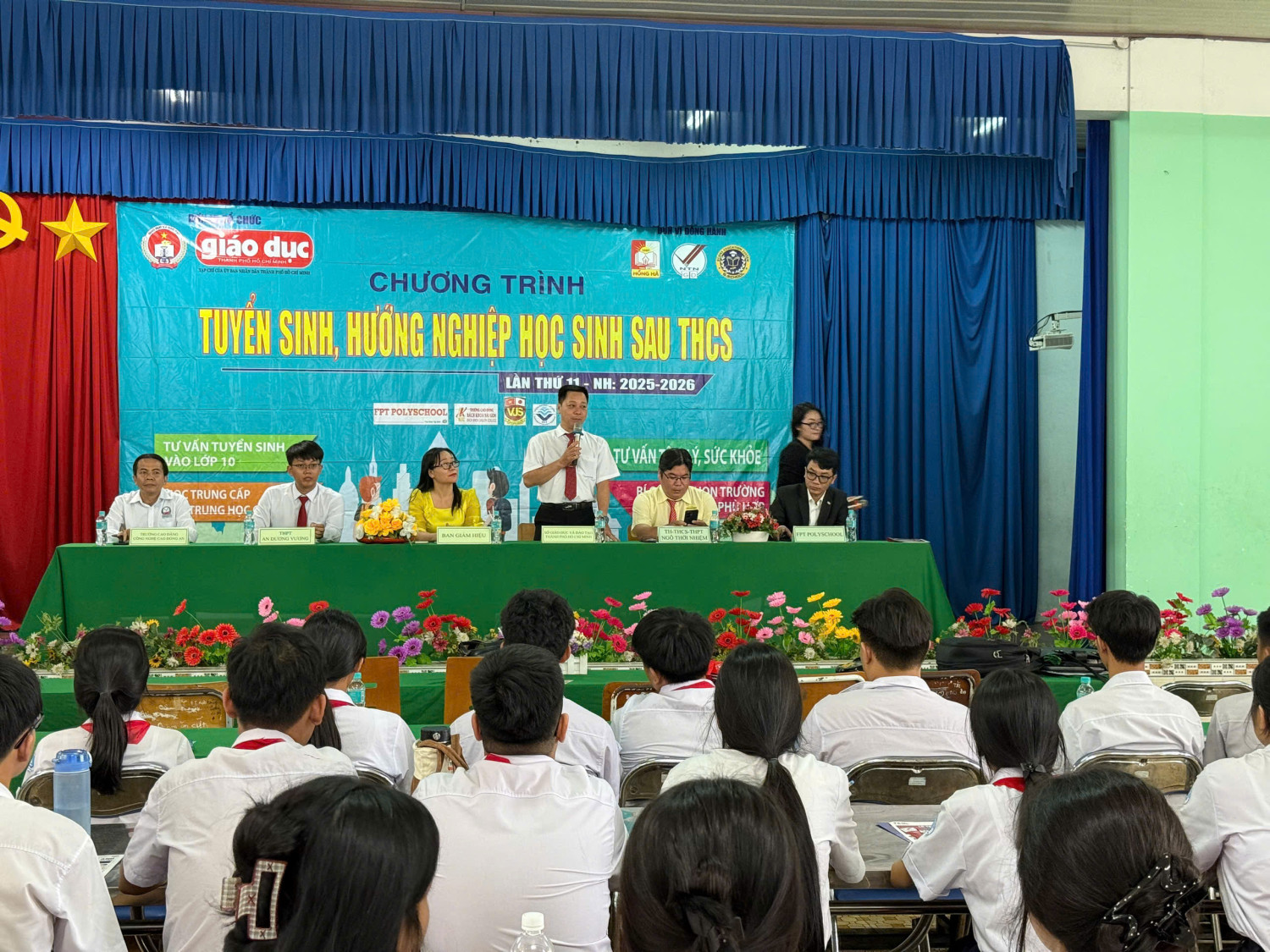 Buổi tư vấn trang nghiêm và đầy hứng khởi tại trường THCS Chánh Nghĩa 